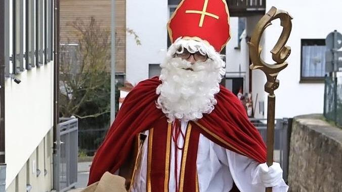 Der FT-Nikolaus unterwegs in Bischberg Foto: Barbara Herbst