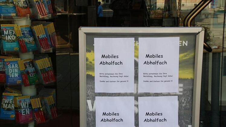 Die Buchhandlung Friedrich informiert ihre Kunden. Foto: Anita Latifi