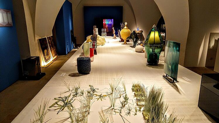 Hinter den Kulissen laufen in den Kunstsammlungen der Veste die Vorbereitungen für den 5. Coburger Glaspreis. Die preisträger-Ausstelung wird am 10. April auf der Veste und im Glasmuseum zu sehen sein.Foto: Jochen Berger