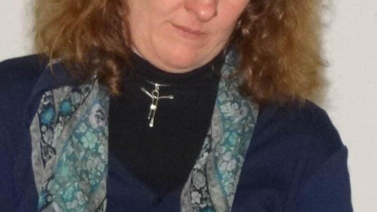 Angelika Joachim, Dolmetscherin aus Ebern, begleitet den Bischof.Foto: Johanna Eckert