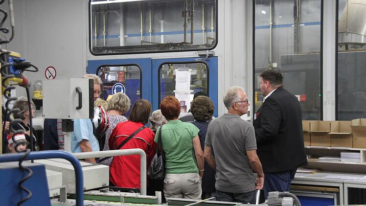 Bei der Druckereiführung bei Baumann Druck können die Besucher hinter die Kulissen schauen. Foto: Jennifer Hauser