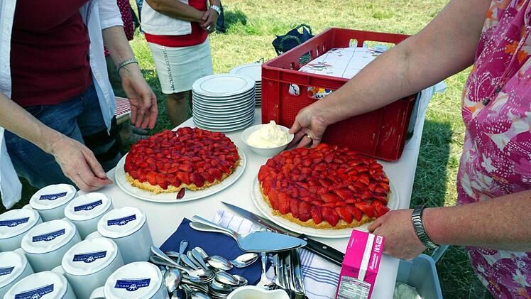 Erdbeerkuchen ist der Klassiker.   Foto: Richard Sänger