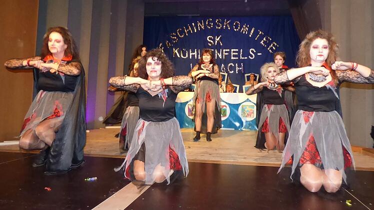 Das Weiberballett. Foto: Thomas Weichert