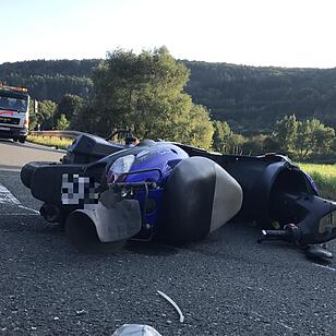 Unterleinleiter:BMW kollidiert frontal mit Roller