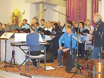 Die "Spirit Voices" boten ihren Gästen in der katholischen Pfarrkirche in Küps ein emotionales Musikerlebnis.