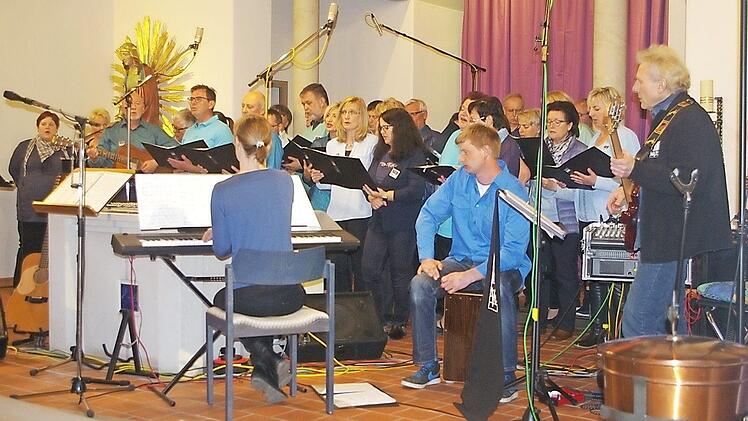 Die "Spirit Voices" boten ihren Gästen in der katholischen Pfarrkirche in Küps ein emotionales Musikerlebnis.