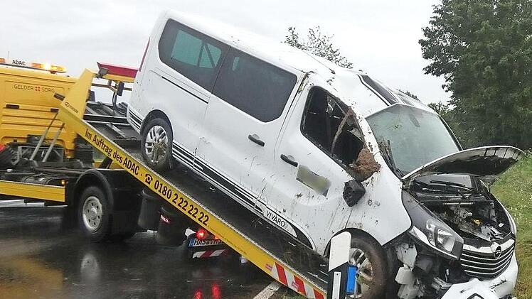12000 Euro Schaden entstanden an diesem Opel bei einem Unfall.