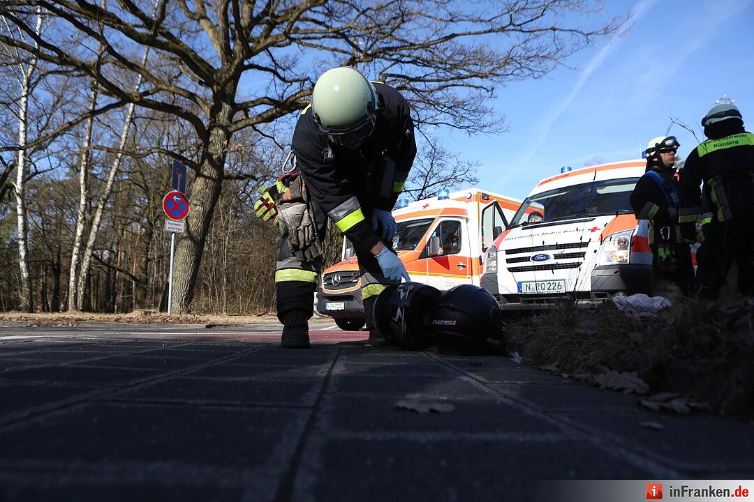 Tödlicher Unfall in Nürnberg: Motorrad kollidiert mit Linienbus