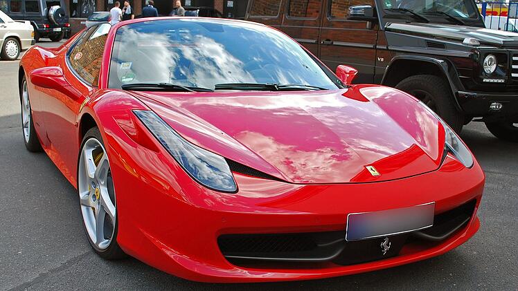 Symbolbild: Sportwagen, Ferrari