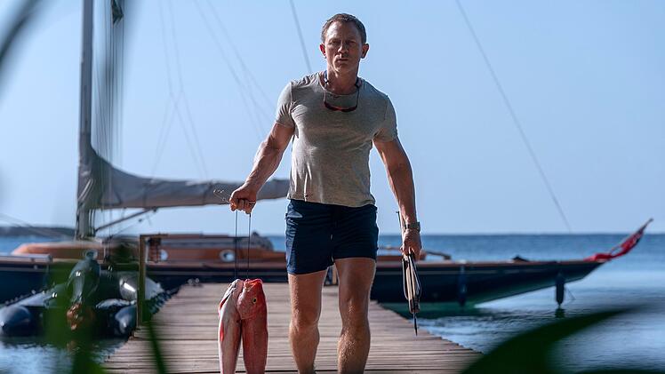 Vorstellbar? Ein James Bond (Daniel Craig), der sich auf Jamaika aufs Altenteil zur&uuml;ckgezogen hat und statt der gro&szlig;en Fische nun die etwas kleineren jagt?