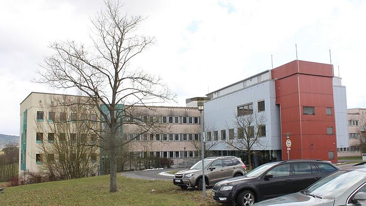 Ob das Haus 11 (ehemalige Orthopädie) aus dem Jahr 1964 in den Neubau integriert werden kann, muss noch geprüft werden. Foto: Popp