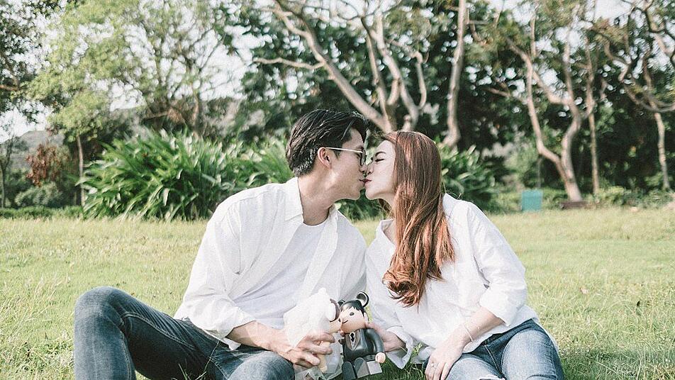 Liebe ist... beinahe unbeschreiblich. Bild: pexels-dewey-gallery-4030762 Liebe ist... beinahe unbeschreiblich. Bild: pexels-dewey-gallery-4030762