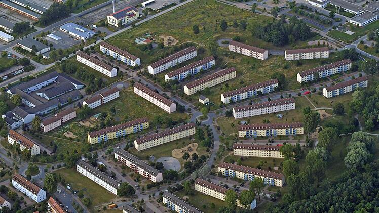 Das Areal der Aufnahmeeinrichtung Oberfranken ist aus der Luft gut an den fächerartig angeordneten Gebäuden zu erkennen.  Ronald Rinklef