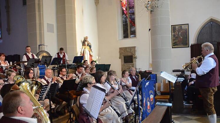 Die Kronacher Musikanten unter Leitung von Harald Scherbel. Foto: Karl-Heinz Hofmann