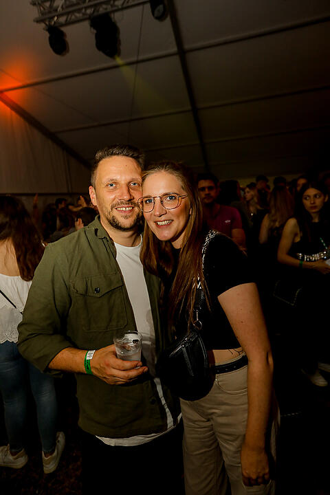 Partyzeltdorf mit 5 Areas!
