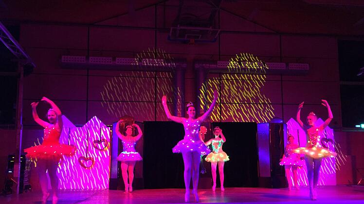 Anmutig - die Tänzerinnen der Ballettschule Engelmann.K.-H. Hofmann