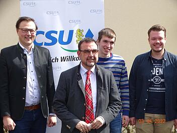 Maroldsweisach: Holetschek wird nach CSU-Auftritt Doppelmoral vorgeworfen - Bilder ohne Maske sorgen für Shitstorm