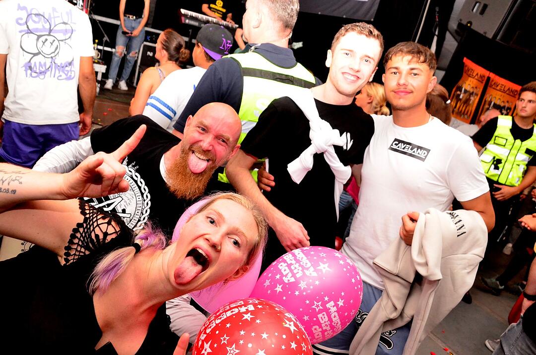 Party mit der Band "CAVELAND"