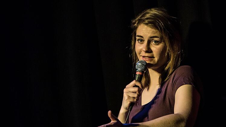 Reichlich Applaus beim Coburg-Debüt: Hazel Brugger gastierte im Jugendzentrum Domino.Foto: Jochen Berger