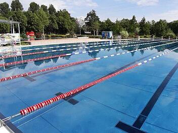 Das Außenbecken  Foto: PR