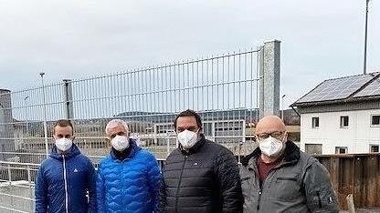 Vertreter der Gemeinde Michelau, des Zweckverband und des Wassewirtschaftsamts nahmen an der Inbetriebnahme teil.