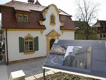 Die Bildtafel erlaubt den Vorher-Nachher-Vergleich.Archivfoto: Matthias Hoch