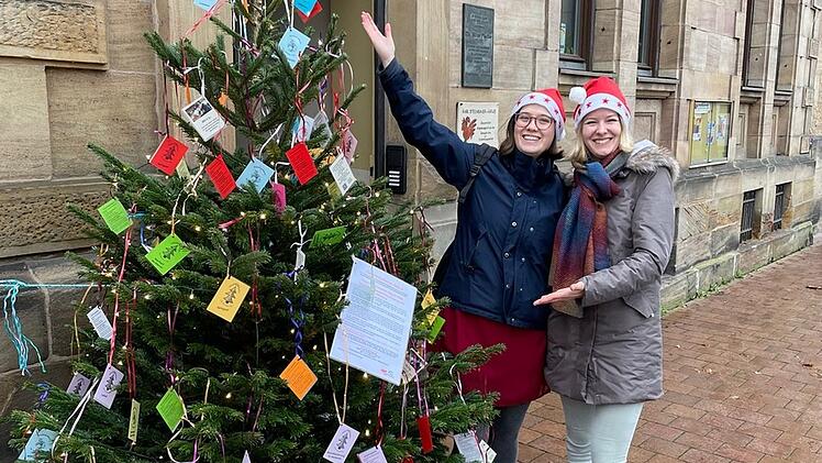 Bamberg: Geschenkebaum-Aktion startet wieder - Zettel nehmen und Gutes tun