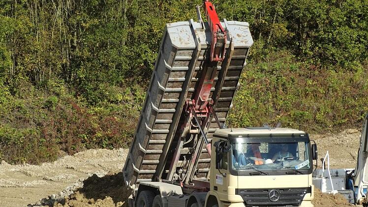 Bei dem Unfall wurde der Arbeiter schwer am Arm verletzt. Symbolbild, Foto: 422737/pixabay