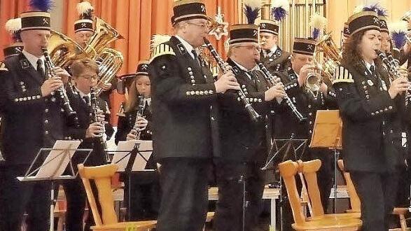 Die Stockheimer Bergmannskapelle erfreut am ersten Weihnachtsfeiertag in der Stockheimer Schulturnhalle erneut mit einem Weihnachtskonzert.  Foto: Gerd Fleischmann