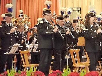 Die Stockheimer Bergmannskapelle erfreut am ersten Weihnachtsfeiertag in der Stockheimer Schulturnhalle erneut mit einem Weihnachtskonzert.  Foto: Gerd Fleischmann