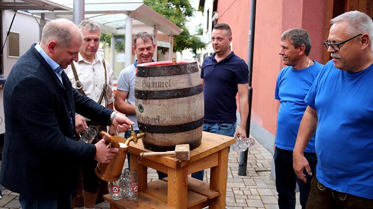 Klaus Faatz lässt's laafn, daneben Friedel Pickel, Reinhard Klaus, Daniel Wagner, Robert Pickel und Hermann Gamperling  Foto: Johanna Blum