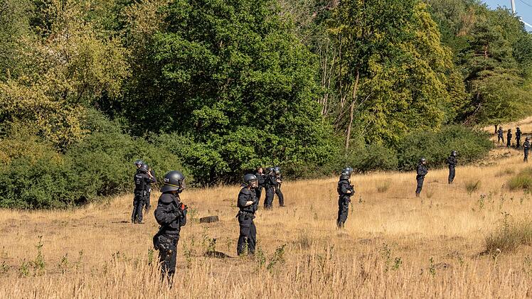 Emskirchen von 3500 Menschen &uuml;berrannt - Festnahmen bei "Schanzenfest"
