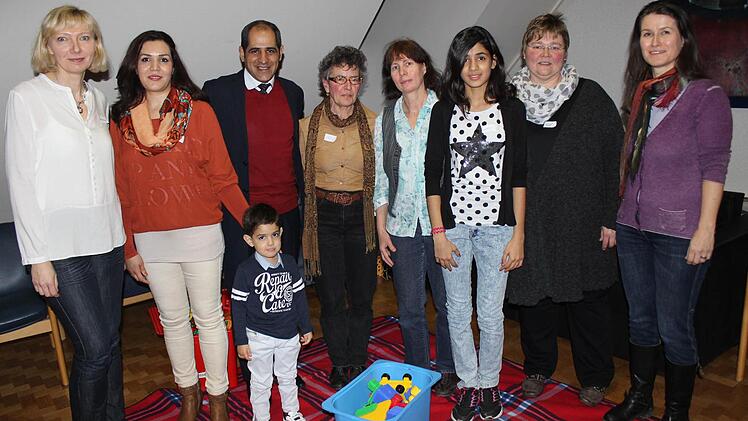 Ins Schwärmen geraten der Iran-Flüchtling Ali Mohammadi und  seine Familie regelmäßig, wenn sie von den vielen freundlichen  und menschlichen Helfern in Ebermannstadt erzählen, die ihnen  schon soviel Hilfestellung bei ihrem Aufenthalt zu geben  vermochten.  Foto: fra-press