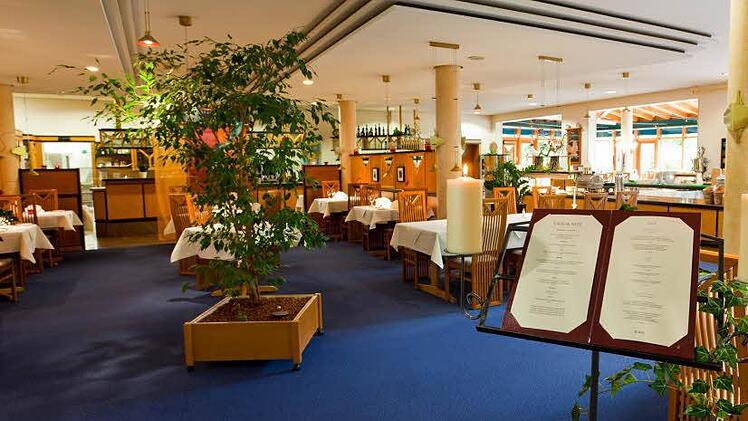 Stilvoll und gemütlich zugleich gestalten sich die gastronomischen Räumlichkeiten des Kurhotels an der Obermaintherme.
