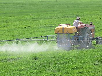 Im Landkreis Kulmbach setzen die Landwirte glyphosathaltige Produkte zur Queckenbekämpfung ein. Foto: Archiv/M. Wagner