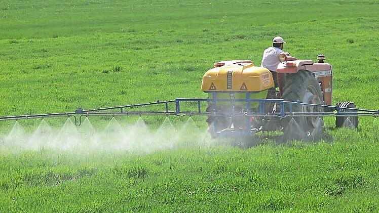 Im Landkreis Kulmbach setzen die Landwirte glyphosathaltige Produkte zur Queckenbekämpfung ein. Foto: Archiv/M. Wagner