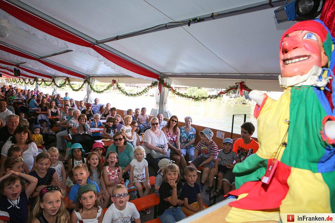 Sonniger Auftakt der Sandkerwa 2016