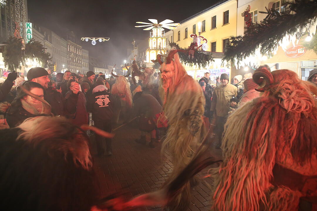 Oberfranken: Seltsame Gestalten auf dem Weihnachtsmarkt