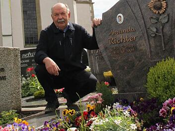 Ruhe in Frieden: Amanda Richter liegt auf dem Friedhof in Oberleichtersbach neben dem Grab ihrer Mutter.  Foto: Ulrike Müller