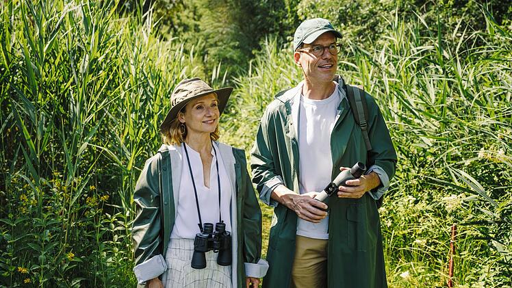 Benno Martius (Tim Bergmann) steckt Viola (Christina Gro&szlig;e) mit seiner Begeisterung f&uuml;r die Natur und V&ouml;gel im Speziellen an. Eigentlich liegen die beiden sehr auf einer Wellenl&auml;nge.