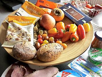 Die Zutaten für schmackhafte und gesunde "Mittags-Brötchen"  Fotos: Pauline Lindner