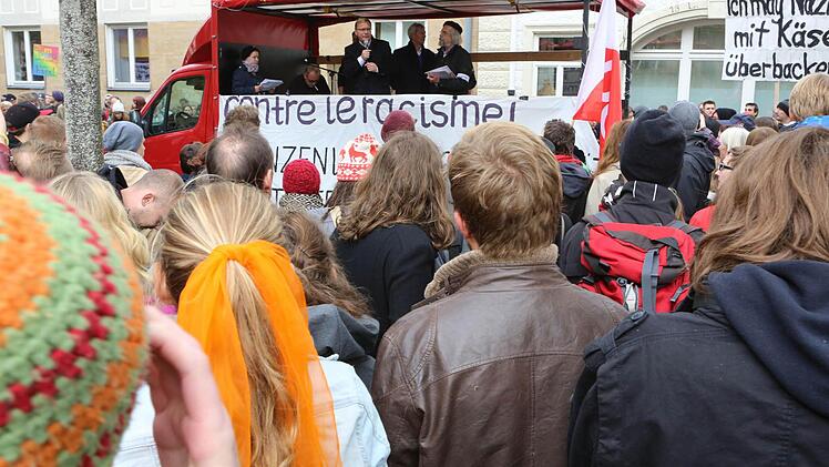 OB Starke dankte für die gezeigte Solidarität der Bamberger mit den Asylbewerbern. Foto: Barbara Herbst