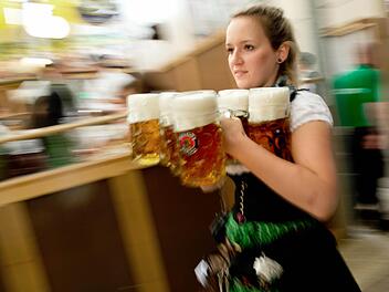 Die NGG fordert ein R&uuml;ckkehrrecht in Vollzeit, etwa wenn junge Eltern f&uuml;r die Familie ihre Arbeitszeit reduziert haben Foto: Sven Hoppe, dpa