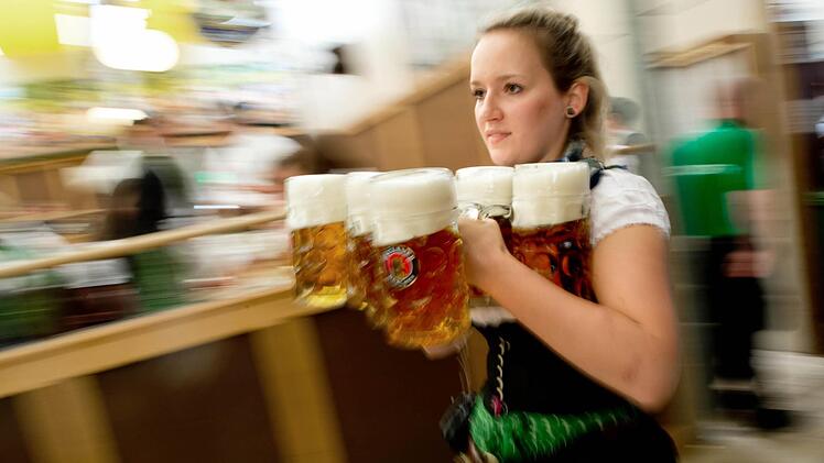 Die NGG fordert ein R&uuml;ckkehrrecht in Vollzeit, etwa wenn junge Eltern f&uuml;r die Familie ihre Arbeitszeit reduziert haben Foto: Sven Hoppe, dpa