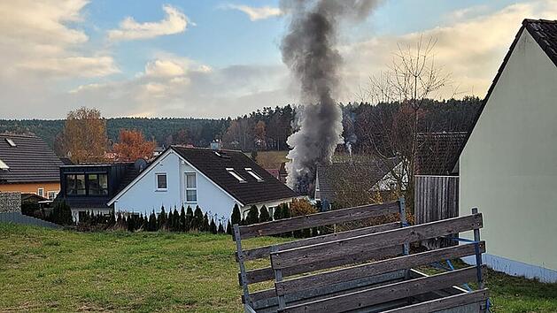 Starke Rauchentwicklung bei Garagenbrand