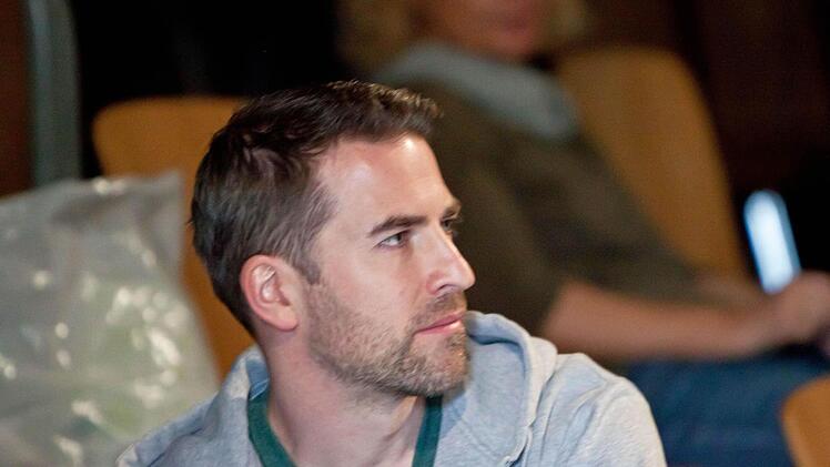 Frederik Leberle inszeniert "Das Interview" in der Coburger Reithalle.Foto: Jochen Berger