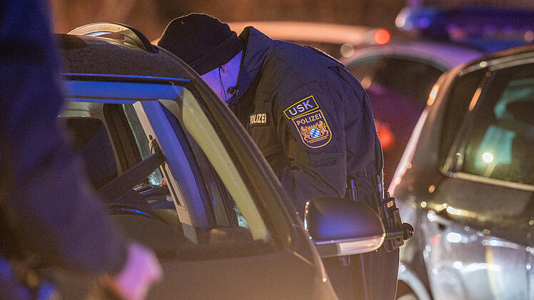 USK, Polizei, Kontrolle