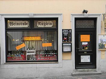 "Bamberger Institution" unterhalb des Dombergs: die Weinstube Nüßlein.  Fotos: Beck