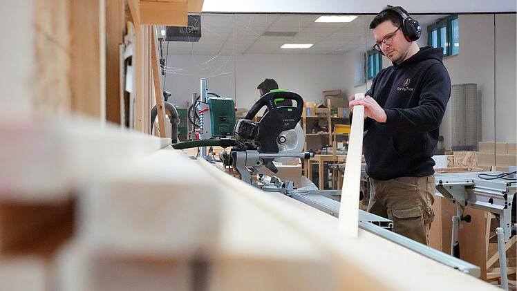 Alle Jahre wiederverwendbar: Holzb&auml;ume liegen im Trend