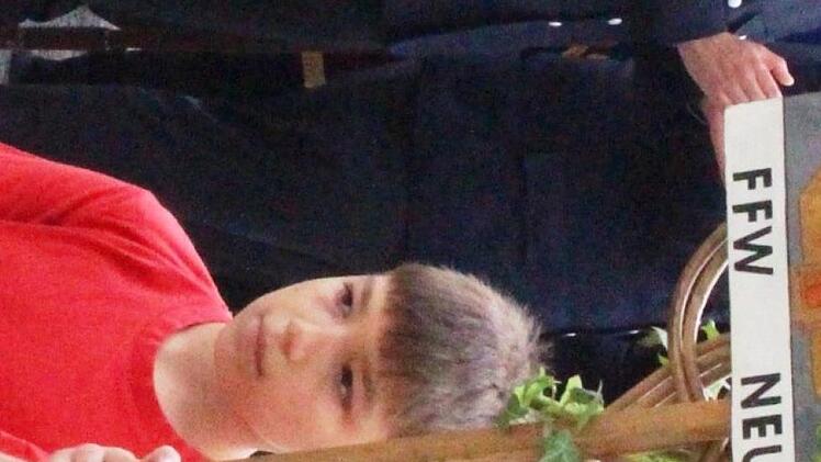 Kreative Tafel als Teppichklopfer beim Festzug mit der FFW Neuensee